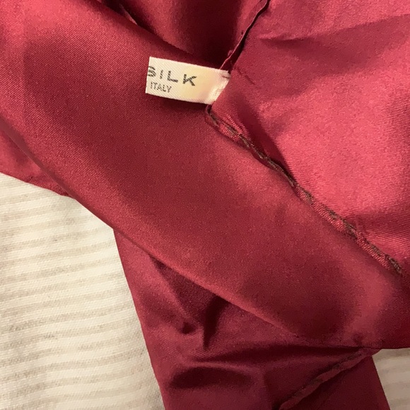 - Silk pocket square - - Picture 4 of 7